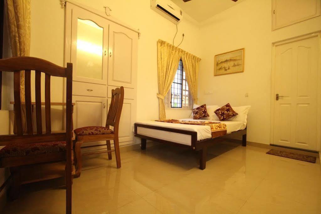 Aaron'S Homestay Kochi エクステリア 写真